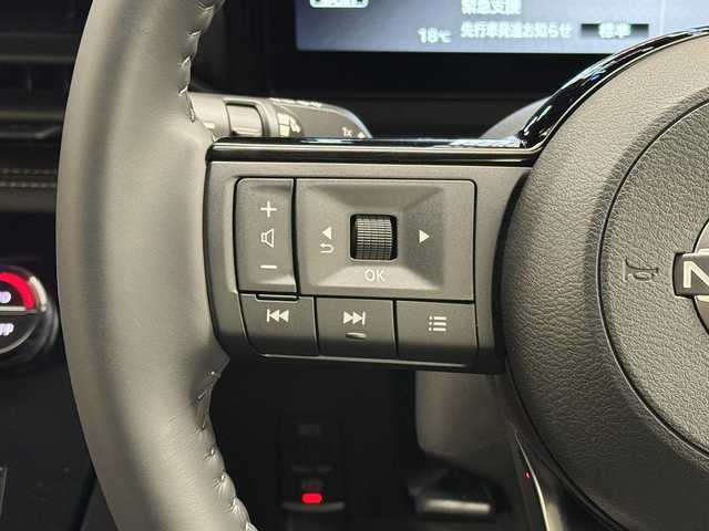 日産 セレナ e－パワー ハイウェイスター V 三重県 2025(令7)年 0.1千km プリズムホワイト 登録済未使用車/e-POWER/FF/インパネCVT/純正 12.3インチ Nissan Connectナビ/（AM/FM/USB/iPod/TV/Bluetooth/HDMI/CarPlay/AndroidAuto）/アラウンドビューモニター（移動物検知機能付）/両側ハンズフリーオートスライドドア/ドライブレコーダー前後*/ETC2.0*/安全/・プロパイロット（ナビリンク機能付）・緊急停止支援システム（SOSコール機能付）*/・エマージェンシーブレーキ/・衝突回避ステアリングアシスト/・LI（車線逸脱防止支援システム）＋LDW（車線逸脱警報）/・BSI（後側方衝突防止支援）＋BSW（後側方車両検知警報）/・RCTA（後退時車両検知警報）/・DA（ふらつき警報）/・踏み間違い衝突防止アシスト/・標識検知（進入禁止/最高速度/一時停止）/・フロント＆バックソナー/など/その他装備/・インテリジェントルームミラー*/・左右・後席独立オートエアコン/・オートライト、LEDヘッドライト、アダプティブLEDヘッドライト/・電動パーキングブレーキ＆ブレーキホールド/・USB充電ジャック（TYPE-Ax1、TYPE-Cx5）/・デュアルバックドア/・純正16inAW/・保/取/・スマートキーx2/など