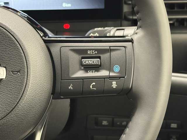 日産 セレナ e－パワー ハイウェイスター V 三重県 2025(令7)年 0.1千km プリズムホワイト 登録済未使用車/e-POWER/FF/インパネCVT/純正 12.3インチ Nissan Connectナビ/（AM/FM/USB/iPod/TV/Bluetooth/HDMI/CarPlay/AndroidAuto）/アラウンドビューモニター（移動物検知機能付）/両側ハンズフリーオートスライドドア/ドライブレコーダー前後*/ETC2.0*/安全/・プロパイロット（ナビリンク機能付）・緊急停止支援システム（SOSコール機能付）*/・エマージェンシーブレーキ/・衝突回避ステアリングアシスト/・LI（車線逸脱防止支援システム）＋LDW（車線逸脱警報）/・BSI（後側方衝突防止支援）＋BSW（後側方車両検知警報）/・RCTA（後退時車両検知警報）/・DA（ふらつき警報）/・踏み間違い衝突防止アシスト/・標識検知（進入禁止/最高速度/一時停止）/・フロント＆バックソナー/など/その他装備/・インテリジェントルームミラー*/・左右・後席独立オートエアコン/・オートライト、LEDヘッドライト、アダプティブLEDヘッドライト/・電動パーキングブレーキ＆ブレーキホールド/・USB充電ジャック（TYPE-Ax1、TYPE-Cx5）/・デュアルバックドア/・純正16inAW/・保/取/・スマートキーx2/など