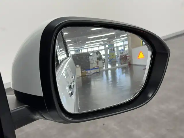 日産 セレナ e－パワー ハイウェイスター V 三重県 2025(令7)年 0.1千km プリズムホワイト 登録済未使用車/e-POWER/FF/インパネCVT/純正 12.3インチ Nissan Connectナビ/（AM/FM/USB/iPod/TV/Bluetooth/HDMI/CarPlay/AndroidAuto）/アラウンドビューモニター（移動物検知機能付）/両側ハンズフリーオートスライドドア/ドライブレコーダー前後*/ETC2.0*/安全/・プロパイロット（ナビリンク機能付）・緊急停止支援システム（SOSコール機能付）*/・エマージェンシーブレーキ/・衝突回避ステアリングアシスト/・LI（車線逸脱防止支援システム）＋LDW（車線逸脱警報）/・BSI（後側方衝突防止支援）＋BSW（後側方車両検知警報）/・RCTA（後退時車両検知警報）/・DA（ふらつき警報）/・踏み間違い衝突防止アシスト/・標識検知（進入禁止/最高速度/一時停止）/・フロント＆バックソナー/など/その他装備/・インテリジェントルームミラー*/・左右・後席独立オートエアコン/・オートライト、LEDヘッドライト、アダプティブLEDヘッドライト/・電動パーキングブレーキ＆ブレーキホールド/・USB充電ジャック（TYPE-Ax1、TYPE-Cx5）/・デュアルバックドア/・純正16inAW/・保/取/・スマートキーx2/など