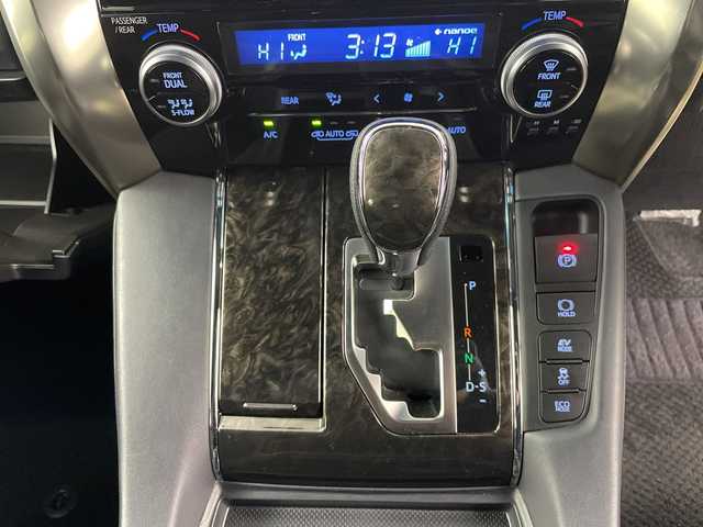 トヨタ アルファードハイブリット S タイプゴールドⅡ 道央・札幌 2022(令4)年 2.9万km ブラック ・４ＷＤ　/・ツインムーンルーフ　/・トヨタセーフティーセンス　/・純正９インチディスプレイオーディオ/・ナビ/BT/CD/DVD/USB/フルセグ/・TV/AppleCarPlay/AndroidAuto）　/・バックカメラ　/・純正フリップダウンモニター　/・両側パワースライドドア　/・パワーバックドア　/・ハーフレザーシート/運転席パワーシート/・オットマンシート/・ステアリングスイッチ/・LEDヘッドライト/オートライト/・オートマチックハイビーム/・プッシュスタート/スマートキー/・ETC/電動格納ミラー/・MTモード付AT/・純正ドライブレコーダー/・AC100W/1500W