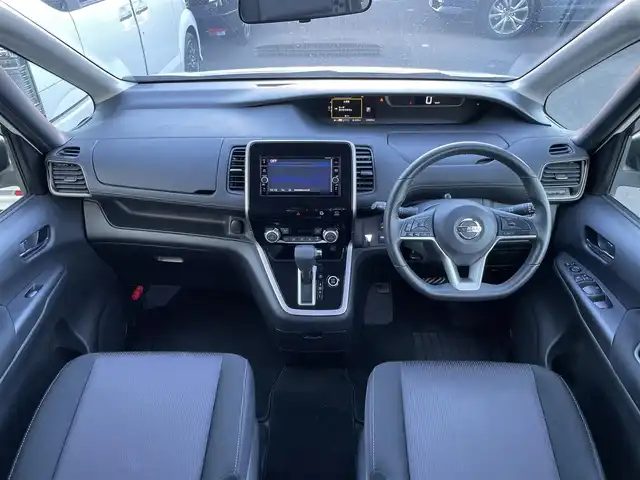 日産 セレナ 東京都 2018(平30)年 4.9万km パール 純正ナビ　/　　ＴＶ　フルセグ　ＣＤ　ＤＶＤ　Ｂｌｕｅｔｏｏｔｈ　/全周囲カメラ　/パーキングアシスト　/クルーズコントロールシステム　/ＥＴＣ　/前後ドラレコ　/衝突被害軽減システム　/盗難防止装置/ABS/横滑り防止装置/レーンアシスト/オートライト