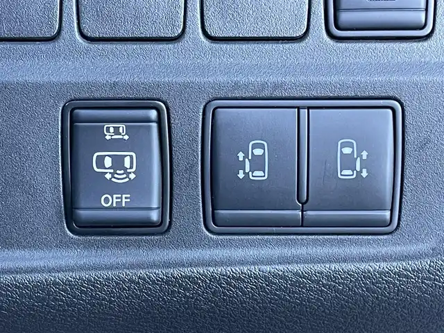 日産 セレナ 東京都 2018(平30)年 4.9万km パール 純正ナビ　/　　ＴＶ　フルセグ　ＣＤ　ＤＶＤ　Ｂｌｕｅｔｏｏｔｈ　/全周囲カメラ　/パーキングアシスト　/クルーズコントロールシステム　/ＥＴＣ　/前後ドラレコ　/衝突被害軽減システム　/盗難防止装置/ABS/横滑り防止装置/レーンアシスト/オートライト