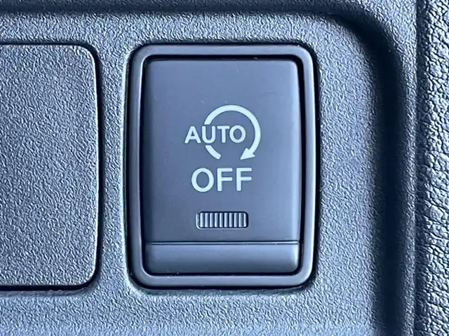 日産 セレナ 東京都 2018(平30)年 4.9万km パール 純正ナビ　/　　ＴＶ　フルセグ　ＣＤ　ＤＶＤ　Ｂｌｕｅｔｏｏｔｈ　/全周囲カメラ　/パーキングアシスト　/クルーズコントロールシステム　/ＥＴＣ　/前後ドラレコ　/衝突被害軽減システム　/盗難防止装置/ABS/横滑り防止装置/レーンアシスト/オートライト