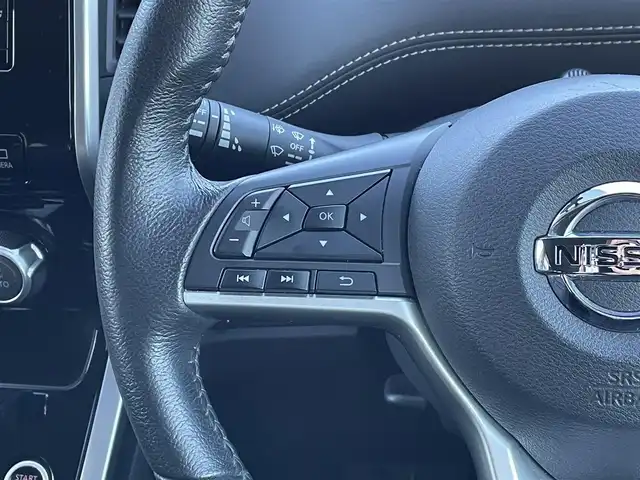 日産 セレナ 東京都 2018(平30)年 4.9万km パール 純正ナビ　/　　ＴＶ　フルセグ　ＣＤ　ＤＶＤ　Ｂｌｕｅｔｏｏｔｈ　/全周囲カメラ　/パーキングアシスト　/クルーズコントロールシステム　/ＥＴＣ　/前後ドラレコ　/衝突被害軽減システム　/盗難防止装置/ABS/横滑り防止装置/レーンアシスト/オートライト