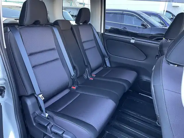 日産 セレナ 東京都 2018(平30)年 4.9万km パール 純正ナビ　/　　ＴＶ　フルセグ　ＣＤ　ＤＶＤ　Ｂｌｕｅｔｏｏｔｈ　/全周囲カメラ　/パーキングアシスト　/クルーズコントロールシステム　/ＥＴＣ　/前後ドラレコ　/衝突被害軽減システム　/盗難防止装置/ABS/横滑り防止装置/レーンアシスト/オートライト