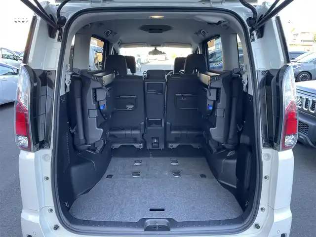 日産 セレナ 東京都 2018(平30)年 4.9万km パール 純正ナビ　/　　ＴＶ　フルセグ　ＣＤ　ＤＶＤ　Ｂｌｕｅｔｏｏｔｈ　/全周囲カメラ　/パーキングアシスト　/クルーズコントロールシステム　/ＥＴＣ　/前後ドラレコ　/衝突被害軽減システム　/盗難防止装置/ABS/横滑り防止装置/レーンアシスト/オートライト