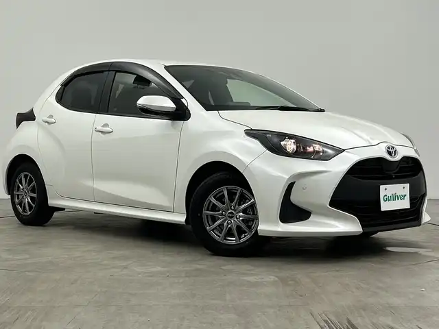 トヨタ ヤリス ハイブリッド G 三重県 2020(令2)年 2.8万km ホワイトパールクリスタルシャイン /禁煙車//ワンオーナー//ディスプレイオーディオ//純正ナビ/　BT/AM/FM//全方位カメラ//トヨタセーフティセンス//プッシュスタート//スマートキー//スペアキー×2//純正フロアマット//純正ドアバイザー//保証書//取扱説明書
