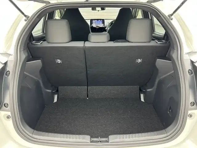 トヨタ ヤリス ハイブリッド G 三重県 2020(令2)年 2.8万km ホワイトパールクリスタルシャイン /禁煙車//ワンオーナー//ディスプレイオーディオ//純正ナビ/　BT/AM/FM//全方位カメラ//トヨタセーフティセンス//プッシュスタート//スマートキー//スペアキー×2//純正フロアマット//純正ドアバイザー//保証書//取扱説明書