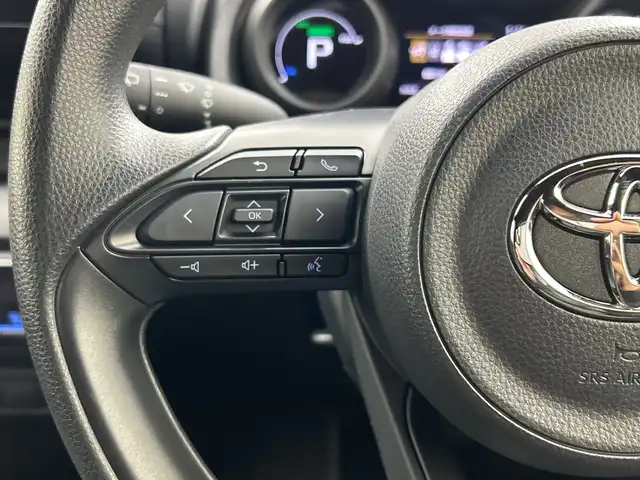 トヨタ ヤリス ハイブリッド G 三重県 2020(令2)年 2.8万km ホワイトパールクリスタルシャイン /禁煙車//ワンオーナー//ディスプレイオーディオ//純正ナビ/　BT/AM/FM//全方位カメラ//トヨタセーフティセンス//プッシュスタート//スマートキー//スペアキー×2//純正フロアマット//純正ドアバイザー//保証書//取扱説明書