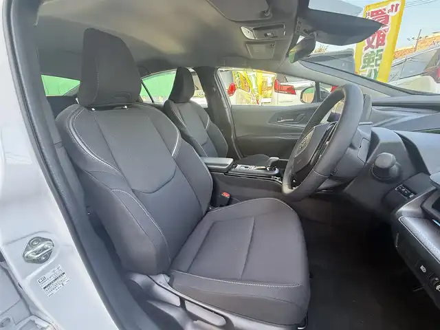 トヨタ プリウス G 千葉県 2025(令7)年 0.1千km プラチナホワイトパールマイカ ８インチディスプレイオーディオTV/トヨタセーフティセンス/パーキングサポートブレーキ/ブラインドスポットモニター/パノラミックビューモニター/ETC２．０/シートヒーターD席／N席/純正アルミ/オートハイビーム/AC１００V/レーダークルーズコントロール/ドアバイザー/ステアリングスイッチ