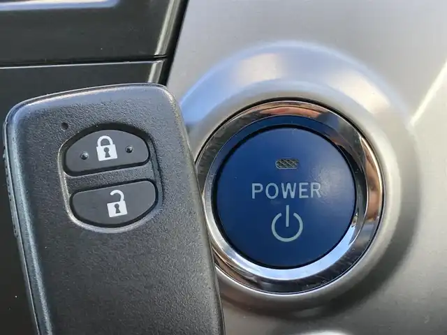 トヨタ プリウス α S ツーリングセレクション 静岡県 2014(平26)年 7.1万km ホワイトパールクリスタルシャイン ALPINE製8インチナビ(X008V)/　AM FM CD DVD Bluetooth SD/フルセグTV/LEDオートヘッドランプ/ヘッドライトウォッシャー/ステアリングスイッチ/純正17インチアルミホイール/スマートキー2本/パーキングアシスト/フロントフォグランプ/ワンオーナー/ビルトインETC/バックモニター