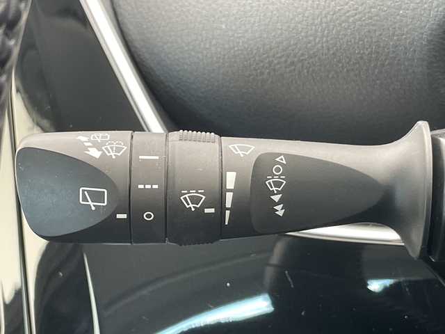 トヨタ プリウス S 愛知県 2021(令3)年 4.2万km プラチナホワイトパールマイカ 純正ナビ/全方位カメラ/レーダークルーズコントロール/バックカメラ/コーナーセンサー/LEDヘッドライト/オートマチックハイビーム/ETC/衝突軽減システム/Bluetooth/ステアリングスイッチ/スマートキー/プッシュスタート