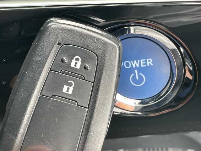 トヨタ プリウス S 愛知県 2021(令3)年 4.2万km プラチナホワイトパールマイカ 純正ナビ/全方位カメラ/レーダークルーズコントロール/バックカメラ/コーナーセンサー/LEDヘッドライト/オートマチックハイビーム/ETC/衝突軽減システム/Bluetooth/ステアリングスイッチ/スマートキー/プッシュスタート