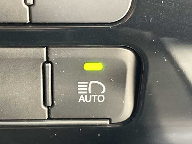 トヨタ プリウス S 愛知県 2021(令3)年 4.2万km プラチナホワイトパールマイカ 純正ナビ/全方位カメラ/レーダークルーズコントロール/バックカメラ/コーナーセンサー/LEDヘッドライト/オートマチックハイビーム/ETC/衝突軽減システム/Bluetooth/ステアリングスイッチ/スマートキー/プッシュスタート