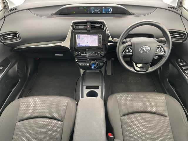 トヨタ プリウス S 愛知県 2021(令3)年 4.2万km プラチナホワイトパールマイカ 純正ナビ/全方位カメラ/レーダークルーズコントロール/バックカメラ/コーナーセンサー/LEDヘッドライト/オートマチックハイビーム/ETC/衝突軽減システム/Bluetooth/ステアリングスイッチ/スマートキー/プッシュスタート