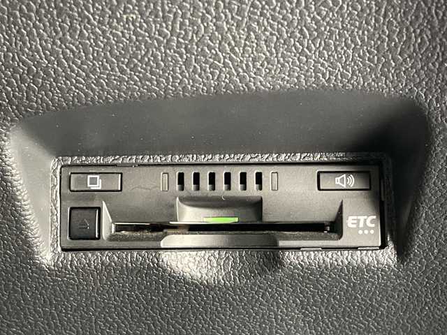 トヨタ プリウス S 愛知県 2021(令3)年 4.2万km プラチナホワイトパールマイカ 純正ナビ/全方位カメラ/レーダークルーズコントロール/バックカメラ/コーナーセンサー/LEDヘッドライト/オートマチックハイビーム/ETC/衝突軽減システム/Bluetooth/ステアリングスイッチ/スマートキー/プッシュスタート