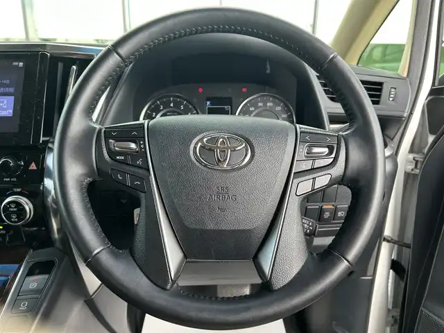 トヨタ アルファード X 和歌山県 2023(令5)年 6万km ホワイトパールクリスタルシャイン 純正ナビ/バックカメラ/両側パワースライドドア/プリクラッシュセーフティー/レーダークルーズコントロール/クリアランスソナー/純正フロアマット/純正アルミホイール/純正ビルトインETC/LEDヘッドライト/フォグランプ/オートライト/オートマチックハイビーム