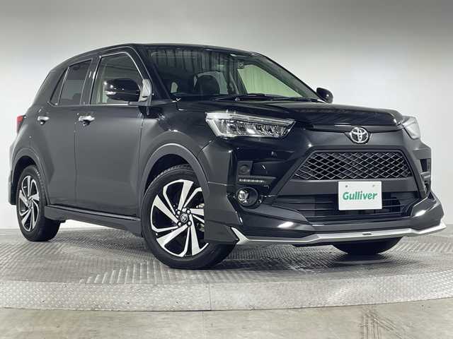 トヨタ ライズ Z 神奈川県 2023(令5)年 1.7万km ブラックマイカメタリック モデリスタエアロ【フロント/サイド/リアアンダー】/純正SDナビゲーション【NSZT-W68T】/フルセグ　CD DVD　Bluetooth　SD/パノラミックビュー/スしょうマートアシスト/コーナリングトレースアシスト/衝突回避支援ブレーキ機能/総突警報機能/車線逸脱警報/車線逸脱抑制機能/ふらつき警報/路側逸脱警報/ブレーキ制御付誤発進抑制機能/先行車発進お知らせ機能/アダブティブドライビングビーム/コーナーセンサー/標識認識機能/アダブティブクルーズコントロール/サイドビューランプ/レーンキープコントロール/革巻きステアリング/ステアリングスイッチ/前席シートヒーター/社外前後ドライブレコーダー/電動パーキングプレーキ/純正ビルトインETC/プッシュスタート/スマートキー/LEDヘッド/フォグランプ/LEDシーケンシャルターンランプ/LEDイルミネーションランプ/LEDリアフォグランプ/純正リアスポイラー/純正17インチアルミホイール