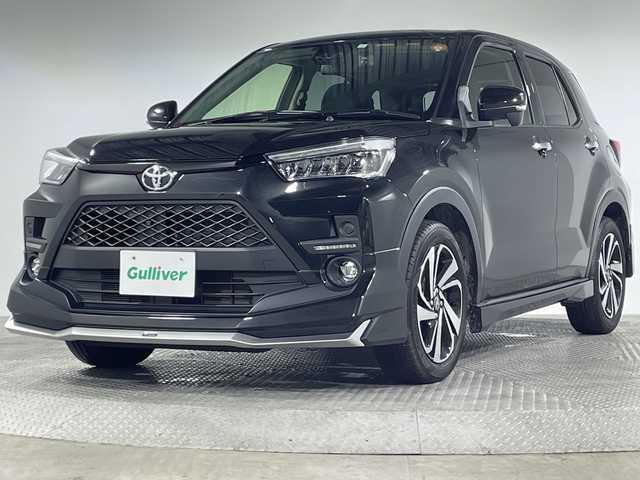 トヨタ ライズ Z 神奈川県 2023(令5)年 1.7万km ブラックマイカメタリック モデリスタエアロ【フロント/サイド/リアアンダー】/純正SDナビゲーション【NSZT-W68T】/フルセグ　CD DVD　Bluetooth　SD/パノラミックビュー/スしょうマートアシスト/コーナリングトレースアシスト/衝突回避支援ブレーキ機能/総突警報機能/車線逸脱警報/車線逸脱抑制機能/ふらつき警報/路側逸脱警報/ブレーキ制御付誤発進抑制機能/先行車発進お知らせ機能/アダブティブドライビングビーム/コーナーセンサー/標識認識機能/アダブティブクルーズコントロール/サイドビューランプ/レーンキープコントロール/革巻きステアリング/ステアリングスイッチ/前席シートヒーター/社外前後ドライブレコーダー/電動パーキングプレーキ/純正ビルトインETC/プッシュスタート/スマートキー/LEDヘッド/フォグランプ/LEDシーケンシャルターンランプ/LEDイルミネーションランプ/LEDリアフォグランプ/純正リアスポイラー/純正17インチアルミホイール