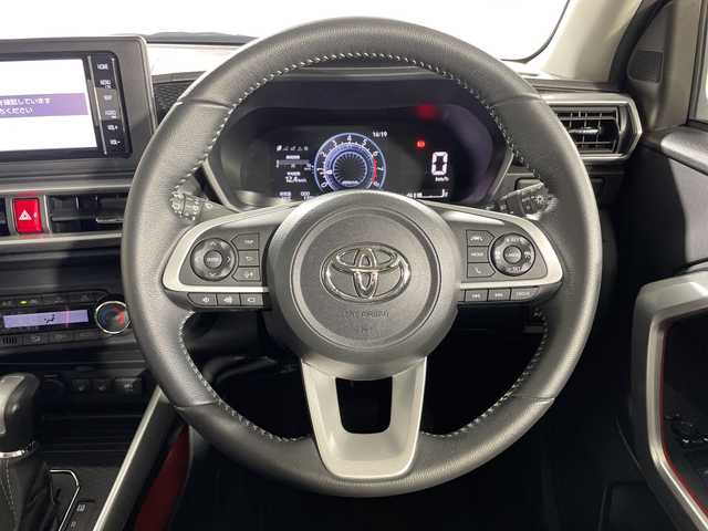 トヨタ ライズ Z 神奈川県 2023(令5)年 1.7万km ブラックマイカメタリック モデリスタエアロ【フロント/サイド/リアアンダー】/純正SDナビゲーション【NSZT-W68T】/フルセグ　CD DVD　Bluetooth　SD/パノラミックビュー/スしょうマートアシスト/コーナリングトレースアシスト/衝突回避支援ブレーキ機能/総突警報機能/車線逸脱警報/車線逸脱抑制機能/ふらつき警報/路側逸脱警報/ブレーキ制御付誤発進抑制機能/先行車発進お知らせ機能/アダブティブドライビングビーム/コーナーセンサー/標識認識機能/アダブティブクルーズコントロール/サイドビューランプ/レーンキープコントロール/革巻きステアリング/ステアリングスイッチ/前席シートヒーター/社外前後ドライブレコーダー/電動パーキングプレーキ/純正ビルトインETC/プッシュスタート/スマートキー/LEDヘッド/フォグランプ/LEDシーケンシャルターンランプ/LEDイルミネーションランプ/LEDリアフォグランプ/純正リアスポイラー/純正17インチアルミホイール