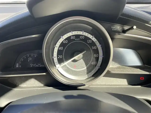 マツダ デミオ 13S 熊本県 2015(平27)年 9.5万km ソウルレッドプレミアムメタリック 純正ナビ/【ワンセグテレビ/Bluetooth/USB/AM/FM】/バックカメラ/ステアリングスイッチ/アイドリングストップ/横滑り防止/MTモード/プッシュスタート/HID/ヘッドライトレベライザー/スマートキー/スペアキー/ドアバイザー/取扱説明書