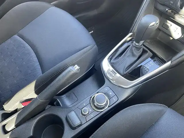 マツダ デミオ 13S 熊本県 2015(平27)年 9.5万km ソウルレッドプレミアムメタリック 純正ナビ/【ワンセグテレビ/Bluetooth/USB/AM/FM】/バックカメラ/ステアリングスイッチ/アイドリングストップ/横滑り防止/MTモード/プッシュスタート/HID/ヘッドライトレベライザー/スマートキー/スペアキー/ドアバイザー/取扱説明書