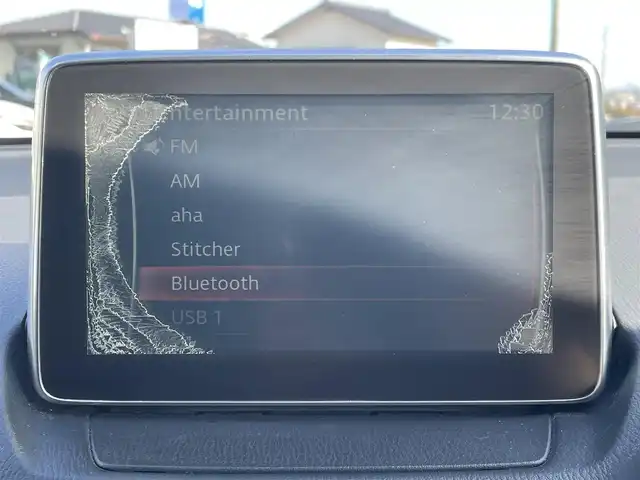 マツダ デミオ 13S 熊本県 2015(平27)年 9.5万km ソウルレッドプレミアムメタリック 純正ナビ/【ワンセグテレビ/Bluetooth/USB/AM/FM】/バックカメラ/ステアリングスイッチ/アイドリングストップ/横滑り防止/MTモード/プッシュスタート/HID/ヘッドライトレベライザー/スマートキー/スペアキー/ドアバイザー/取扱説明書