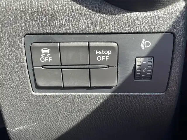 マツダ デミオ 13S 熊本県 2015(平27)年 9.5万km ソウルレッドプレミアムメタリック 純正ナビ/【ワンセグテレビ/Bluetooth/USB/AM/FM】/バックカメラ/ステアリングスイッチ/アイドリングストップ/横滑り防止/MTモード/プッシュスタート/HID/ヘッドライトレベライザー/スマートキー/スペアキー/ドアバイザー/取扱説明書