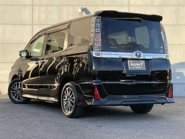 トヨタ ヴォクシー ZS 煌 千葉県 2015(平27)年 5.8万km ブラック 純正９インチナビ/・Bluetooth/フルセグTV/DVD/CD/ミュージックサーバー（SD）/アルパイン製フリップダウンモニター/ビルトインＥＴＣ/バックカメラ/両側パワースライドドア/純正アルミホイール/オートライト/ＴＲＤエアロ