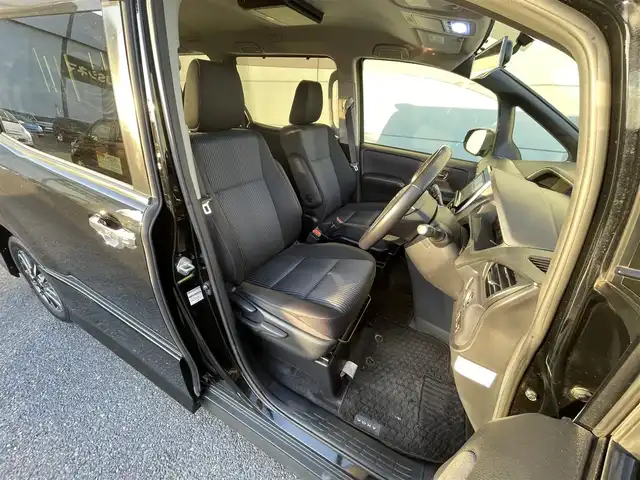 トヨタ ヴォクシー ZS 煌 千葉県 2015(平27)年 5.8万km ブラック 純正９インチナビ/・Bluetooth/フルセグTV/DVD/CD/ミュージックサーバー（SD）/アルパイン製フリップダウンモニター/ビルトインＥＴＣ/バックカメラ/両側パワースライドドア/純正アルミホイール/オートライト/ＴＲＤエアロ