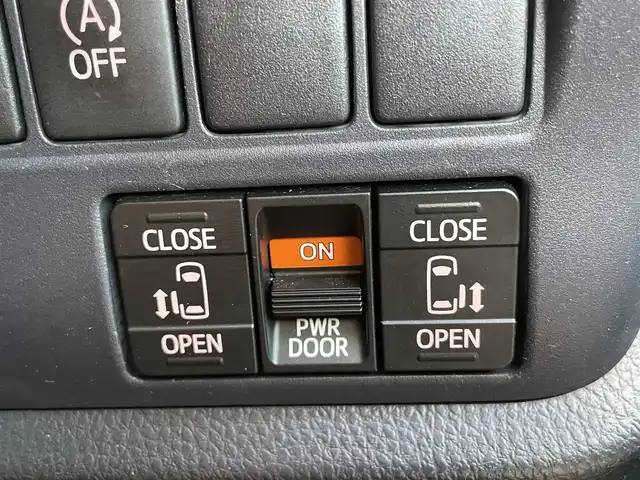 トヨタ ヴォクシー ZS 煌 千葉県 2015(平27)年 5.8万km ブラック 純正９インチナビ/・Bluetooth/フルセグTV/DVD/CD/ミュージックサーバー（SD）/アルパイン製フリップダウンモニター/ビルトインＥＴＣ/バックカメラ/両側パワースライドドア/純正アルミホイール/オートライト/ＴＲＤエアロ