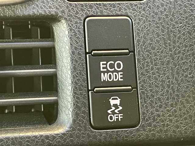 トヨタ ヴォクシー ZS 煌 千葉県 2015(平27)年 5.8万km ブラック 純正９インチナビ/・Bluetooth/フルセグTV/DVD/CD/ミュージックサーバー（SD）/アルパイン製フリップダウンモニター/ビルトインＥＴＣ/バックカメラ/両側パワースライドドア/純正アルミホイール/オートライト/ＴＲＤエアロ