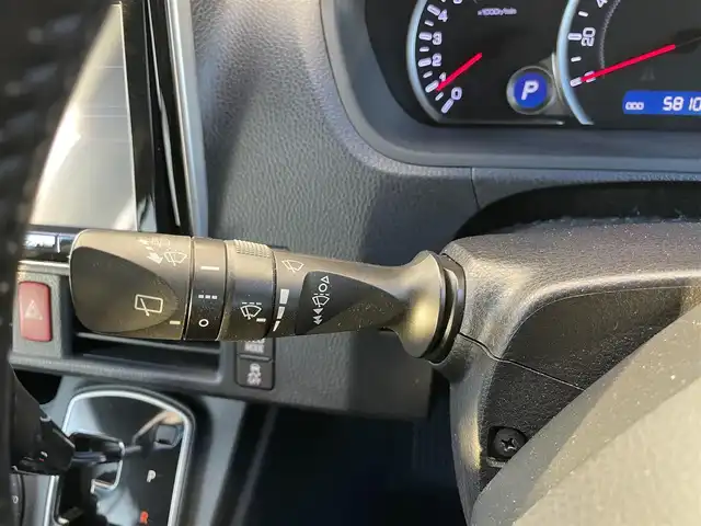 トヨタ ヴォクシー ZS 煌 千葉県 2015(平27)年 5.8万km ブラック 純正９インチナビ/・Bluetooth/フルセグTV/DVD/CD/ミュージックサーバー（SD）/アルパイン製フリップダウンモニター/ビルトインＥＴＣ/バックカメラ/両側パワースライドドア/純正アルミホイール/オートライト/ＴＲＤエアロ