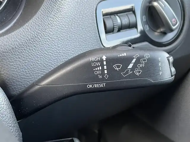 フォルクスワーゲン ポロ GTI 千葉県 2013(平25)年 3.8万km キャンディホワイト 純正メモリナビゲーション/（CD/DVD/BT/フルセグTV）/パドルシフト/ETC/キセノンライト/フォグライト/リアコーナーセンサー/電格ミラー/ドアバイザー/純正フロアマット/純正17インチアルミホイール