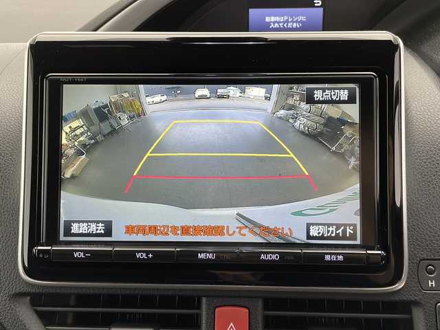トヨタ ヴォクシー ZS 煌Ⅱ 長野県 2020(令2)年 6.3万km ホワイトパールクリスタルシャイン 純正ナビ/両側パワースライドドア/クルーズコントロール/衝突被害軽減システム/バックカメラ/フルセグTV/Bluetooth/CD/DVD/ビルトインETC/オートライト/LEDヘッドライト/フォグランプ/オートマチックハイビーム/ステアリングスイッチ/社外マフラー/2列目サンシェード/社外フロアマット/純正アルミホイール/電動格納ミラー/ドアバイザー/シートリフター