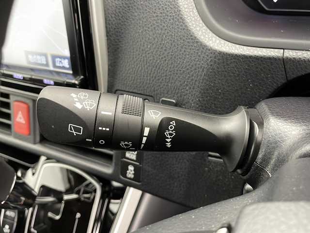 トヨタ ヴォクシー ZS 煌Ⅱ 長野県 2020(令2)年 6.3万km ホワイトパールクリスタルシャイン 純正ナビ/両側パワースライドドア/クルーズコントロール/衝突被害軽減システム/バックカメラ/フルセグTV/Bluetooth/CD/DVD/ビルトインETC/オートライト/LEDヘッドライト/フォグランプ/オートマチックハイビーム/ステアリングスイッチ/社外マフラー/2列目サンシェード/社外フロアマット/純正アルミホイール/電動格納ミラー/ドアバイザー/シートリフター