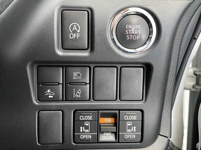 トヨタ ヴォクシー ZS 煌Ⅱ 長野県 2020(令2)年 6.3万km ホワイトパールクリスタルシャイン 純正ナビ/両側パワースライドドア/クルーズコントロール/衝突被害軽減システム/バックカメラ/フルセグTV/Bluetooth/CD/DVD/ビルトインETC/オートライト/LEDヘッドライト/フォグランプ/オートマチックハイビーム/ステアリングスイッチ/社外マフラー/2列目サンシェード/社外フロアマット/純正アルミホイール/電動格納ミラー/ドアバイザー/シートリフター