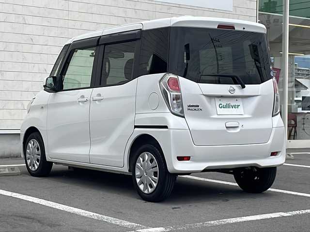 日産 デイズ ルークス X 静岡県 2018(平30)年 1.1万km ホワイトパール プッシュスタート/スマートキー/純正ナビ/　フルセグTV/MSV/BTオーディオ/DVD/全方位カメラ/ドライブレコーダー/純正マット/衝突軽減ブレーキ/サイドエアバック