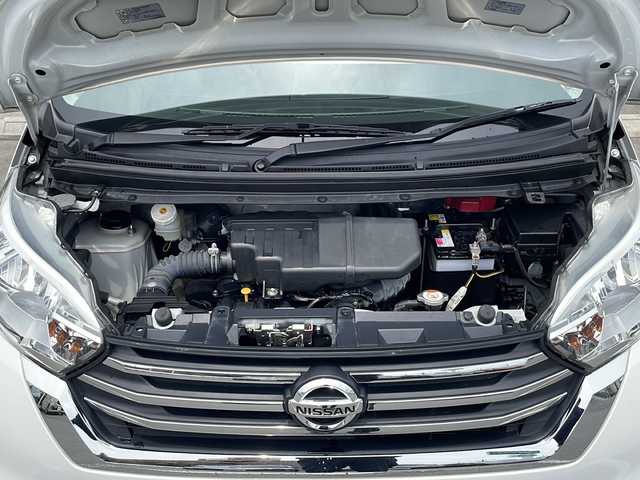 日産 デイズ ルークス X 静岡県 2018(平30)年 1.1万km ホワイトパール プッシュスタート/スマートキー/純正ナビ/　フルセグTV/MSV/BTオーディオ/DVD/全方位カメラ/ドライブレコーダー/純正マット/衝突軽減ブレーキ/サイドエアバック