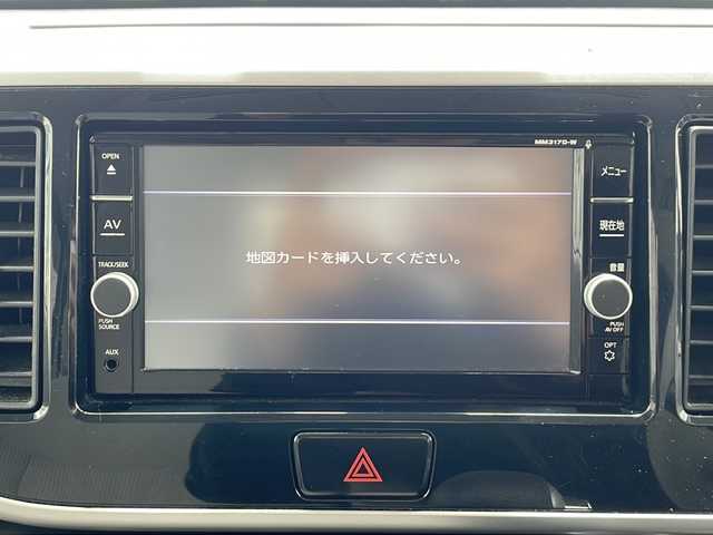 日産 デイズ ルークス X 静岡県 2018(平30)年 1.1万km ホワイトパール プッシュスタート/スマートキー/純正ナビ/　フルセグTV/MSV/BTオーディオ/DVD/全方位カメラ/ドライブレコーダー/純正マット/衝突軽減ブレーキ/サイドエアバック