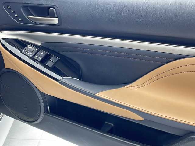 レクサス ＲＣ 300h 沖縄県 2017(平29)年 7.4万km ソニックチタニウム 県外仕入れ/純正ナビ/　DTV DVD Bluetooth/プレミアムサウンドシステム/ビルドインETC/サンルーフ/レザーシート/パワーシート/シートヒーター/クルーズコントロール/コーナーセンサー/純正18インチAW/ステアリングスイッチ/バックカメラ/パドルシフト/電動格納ミラー/LEDヘッドライト