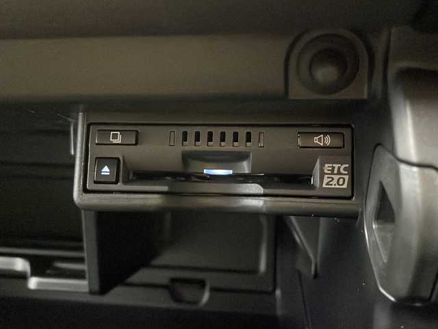 レクサス ＵＸ 250h バージョンC 新潟県 2020(令2)年 6万km ソニッククォーツ 純正メーカーOPナビ/・AM/FM/CD/DVD/Bluetooth/AUX/USB/フルセグ/バックモニター/衝突被害軽減システム/レーンキープアシスト/ETC2.0/前後ドライブレコーダー/ブラインドスポットモニター/前席パワーシート/前席シートヒーター/純正フロアマット/レザーステアリング/三眼LEDヘッドライト/オートライト/オートマチックハイビーム/純正17インチAW夏タイヤ/ABS/横滑り防止機能/前後コーナーセンサー/盗難防止装置/保証書