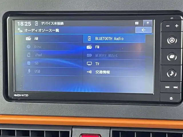 ダイハツ タント ファンクロスターボ 千葉県 2024(令6)年 1.1万km ブラックマイカメタリック/コンパーノレッド スマートアシスト/・衝突軽減ブレーキ/・先行車発進お知らせ機能/・車線逸脱警報/・ふらつき警報/純正7インチメモリナビ/CD DVD BT USB フルセグ/アラウンドビューモニター/両側パワースライドドア/LEDオートライト/前席シートヒーター/純正15インチアルミホイール/パーキングスイッチ/ブレーキホールド/革巻きステアリング/ルーフレール/プッシュスタート/スマートキー×2/ETC