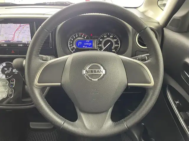日産 デイズ ルークス ハイウェイスターX 大阪府 2018(平30)年 2.9万km ブラック 先進安全技術/・インテリジェントエマージェンシーブレーキ/・踏み間違い衝突防止システム/・車線逸脱警報システム/・オートハイビーム/カロッチェリア製ナビ/　　 CD/DVD/BT/TV/アラウンドビューモニター/片側パワースライドドア/LEDヘッドライト/革巻きステアリング/純正14インチアルミホイール/フロアマット/ETC/アイドリングストップ/エンジンプッシュスタート/スマートキー