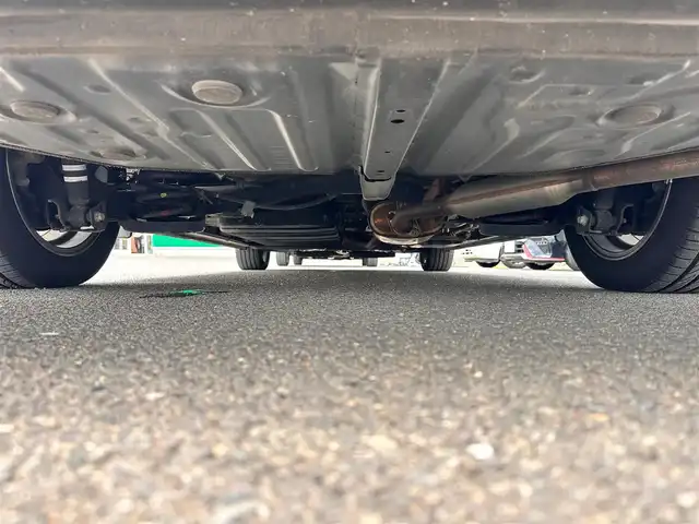 トヨタ ヴォクシー ハイブリッド ZS 煌Ⅱ 宮城県 2019(平31)年 13.6万km イナズマスパーキングブラックガラスフレーク TRDエアロ（F/S/R）/セーフティセンス/・プリクラッシュセーフティ/・レーンディパーチャーアラート/・オートマチックハイビーム/・先行車発進お知らせ機能/インテリジェントクリアランスソナー/パーキングサポートブレーキ/社外10.2インチフリップダウンモニター（TMX-R3300）/社外9インチナビ（AVN-ZX03i）/・CD/DVD/・Bluetooth/・フルセグTV/バックカメラ/ETC/両側パワースライドドア/シートヒーター/革巻きステアリング/クルーズコントロール/ステアリングスイッチ/LEDヘッドランプ/フォグランプ/オートライト/スマートキー＆プッシュスタート/電動格納ミラー/純正16インチAW/純正ドアバイザー/フロアマット/Wエアバッグ