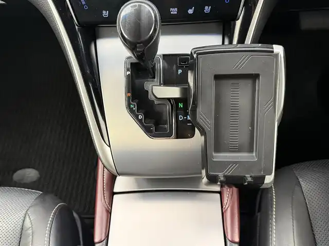 トヨタ ハリアー プログレス メタル&レザーP 愛知県 2018(平30)年 2.1万km ホワイトパールクリスタルシャイン トヨタセーフティセンス/パノラマルーフ/モデリスタエアロ/　・フロント/　・サイド/　・リアスタイリングキット/　・フロントグリル/　・バックドアスポイラー/純正9インチナビ/（Bluetooth/フルセグTV/CD/DVD/SD）/JBLプレミアムサウンド/全方位カメラ/ドラレコ/ETC/本革巻きステアリング/パワーシート/メモリシート/本革シート/シートヒーター/シートクーラー/電動リアゲード/純正LEDライト/純正18インチAW/純正フロアマット