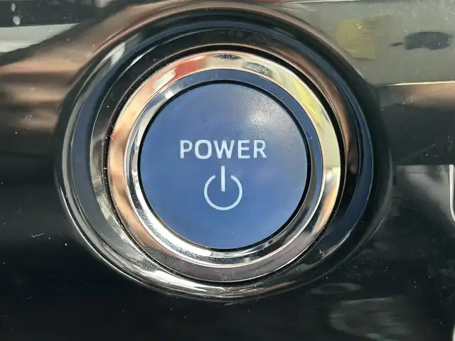 トヨタ プリウス Sセーフティプラス 佐賀県 2018(平30)年 4.1万km ホワイトパールクリスタルシャイン トヨタセーフティセンス/・プリクラッシュセーフティ/・レーダークルーズコントロール/・レーンディパーチャーアラート/・オートマチックハイビーム/インテリジェントクリアランスソナー/クリアランスソナー/パーキングアシスト/純正SDナビ/・バックカメラ/・TV/BT/CD/純正ドラレコ(DRT-H66A)/純正15インチAW/ETC/LEDヘッドライト/オートライト/オートワイパー/ドアバイザー/レザー調シートカバー/スペアキー×1/取扱説明書/保証書/ラルグス車高調車載