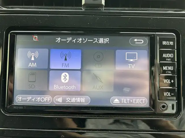 トヨタ プリウス Sセーフティプラス 佐賀県 2018(平30)年 4.1万km ホワイトパールクリスタルシャイン トヨタセーフティセンス/・プリクラッシュセーフティ/・レーダークルーズコントロール/・レーンディパーチャーアラート/・オートマチックハイビーム/インテリジェントクリアランスソナー/クリアランスソナー/パーキングアシスト/純正SDナビ/・バックカメラ/・TV/BT/CD/純正ドラレコ(DRT-H66A)/純正15インチAW/ETC/LEDヘッドライト/オートライト/オートワイパー/ドアバイザー/レザー調シートカバー/スペアキー×1/取扱説明書/保証書/ラルグス車高調車載