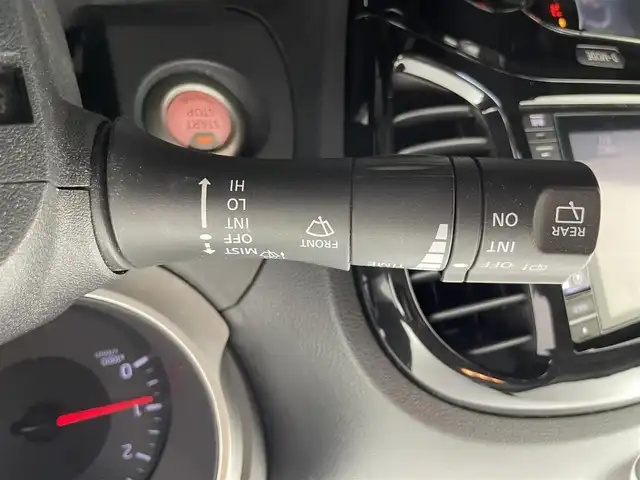 日産 ジューク 15RX アーバンセレクション 富山県 2015(平27)年 9万km スーパーブラック 社外ナビ(AM/FM/CD/DVD/BT)/フルセグTV/バックカメラ/エンジンスターター/ETC/横滑り防止装置/アイドリングストップ/LEDヘッドライト/フォグランプ/オートライト/プッシュスタート/スマートキー×2/純正フロアマット/保証書/取扱説明書