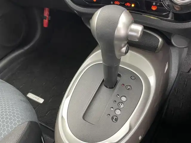 日産 ジューク 15RX アーバンセレクション 富山県 2015(平27)年 9万km スーパーブラック 社外ナビ(AM/FM/CD/DVD/BT)/フルセグTV/バックカメラ/エンジンスターター/ETC/横滑り防止装置/アイドリングストップ/LEDヘッドライト/フォグランプ/オートライト/プッシュスタート/スマートキー×2/純正フロアマット/保証書/取扱説明書